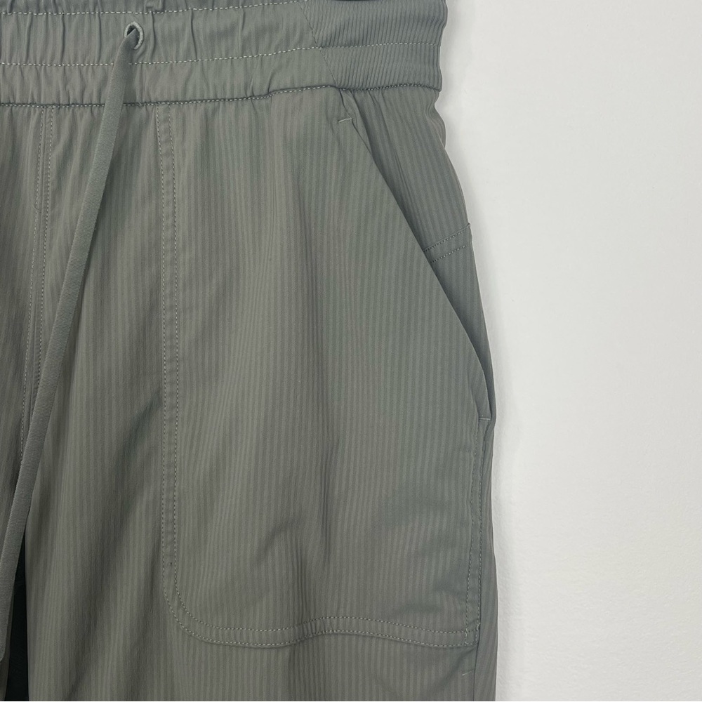 Lululemon Beyond the Studio Crop Grey Sage Size 4 - Picture 6 of 10